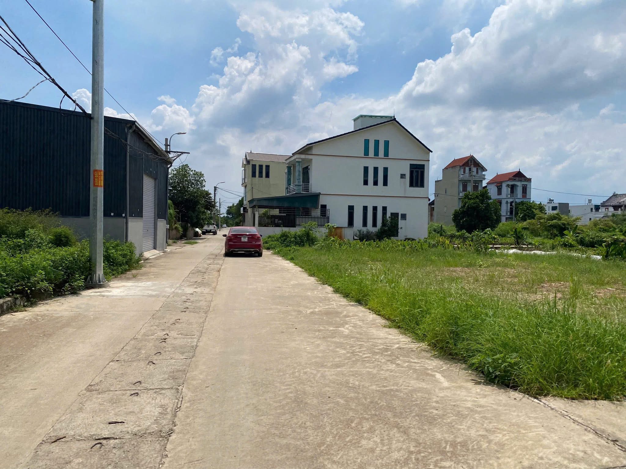 Bìa làng thị trấn Quang minh  - mê linh ( xa quang minh mới )