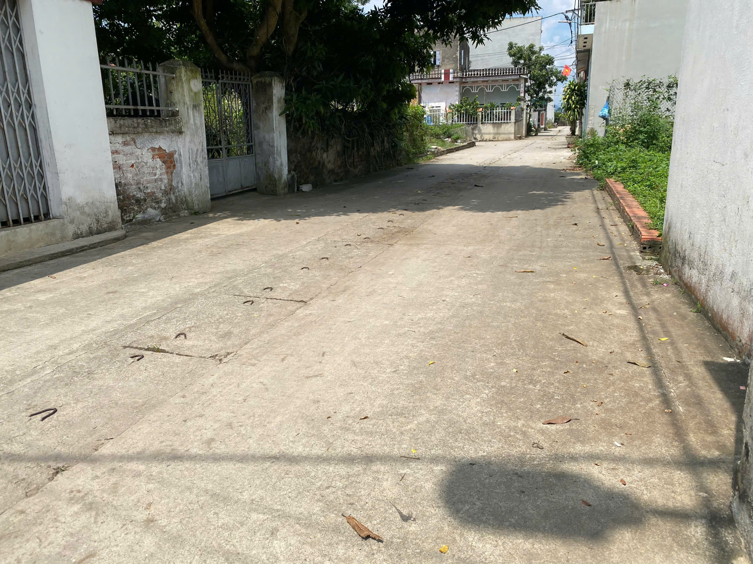 Chính chủ bán 73m2 đất thổ cư bìa làng tổ 10 thị trấn quang minh mê linh HN..Đường 7m