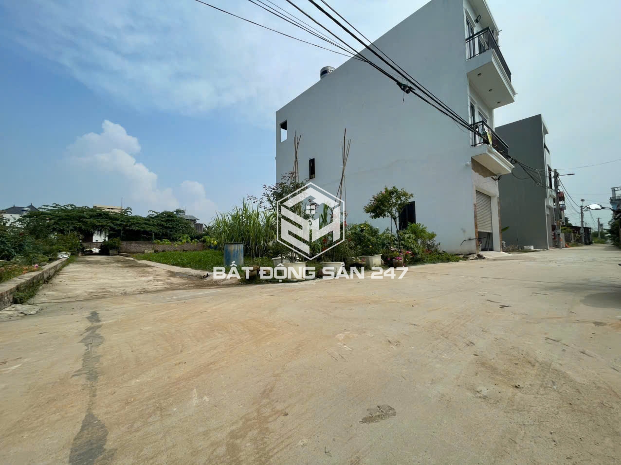 Bán gấp 50m2 TT Quang Minh giá 2x tỷ, ô tô chạy vù vù, giá siêu đầu tư