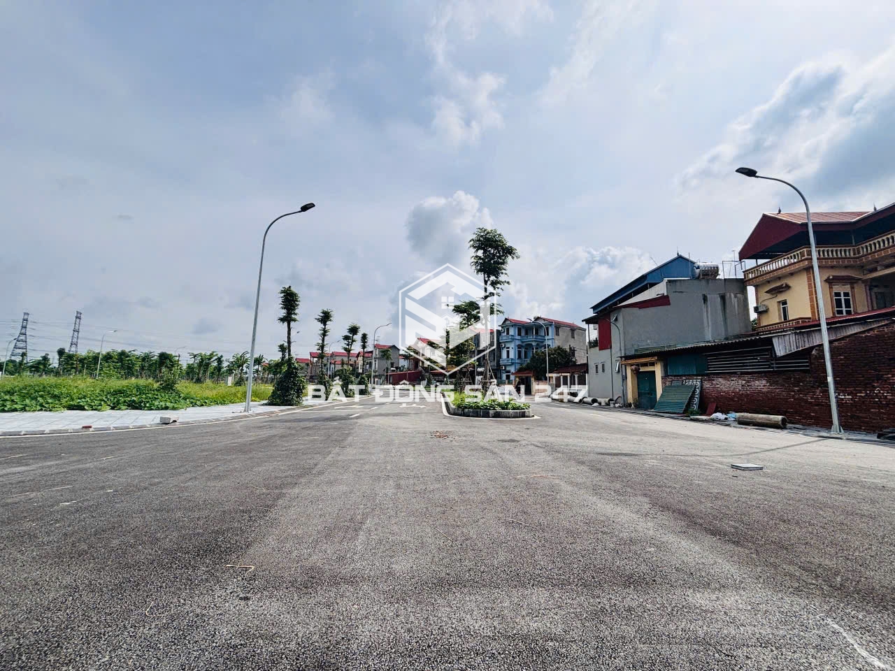 Bán đất Vip 100m2 bìa làng Thư Lâm - Đông Anh , giá siêu đầu tư 76 tr