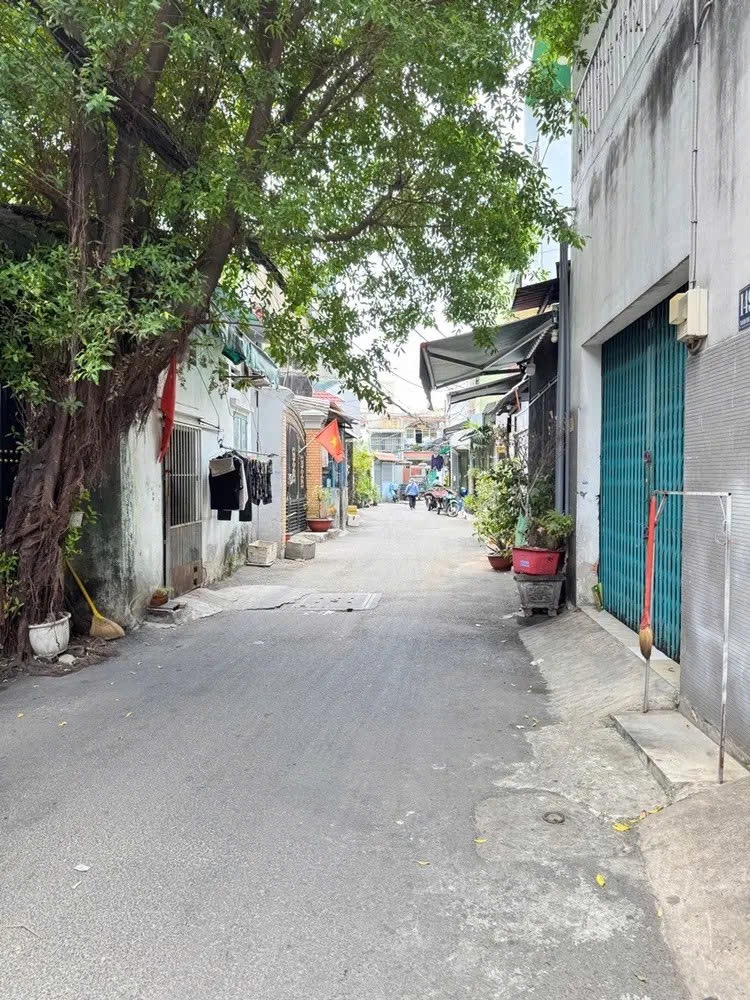 TÂN PHÚ GIÁP QUẬN 11, HẺM XE HƠI VÀO NHÀ, NGANG HIẾM 5.5M Chỉ Nhỉnh 7 tỷ.