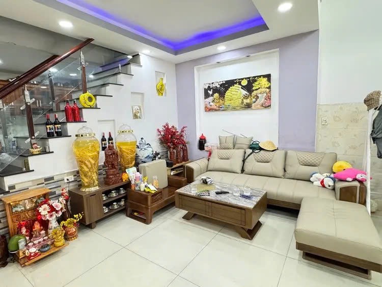 TÂN PHÚ GIÁP QUẬN 11, HẺM XE HƠI VÀO NHÀ, NGANG HIẾM 5.5M Chỉ Nhỉnh 7 tỷ.