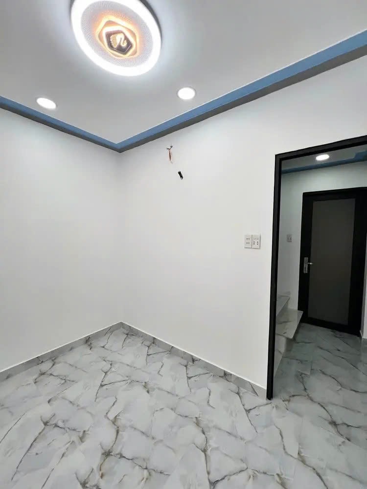 Nhà đẹp 3 tầng Hoà Bình - Sát Đầm Sen