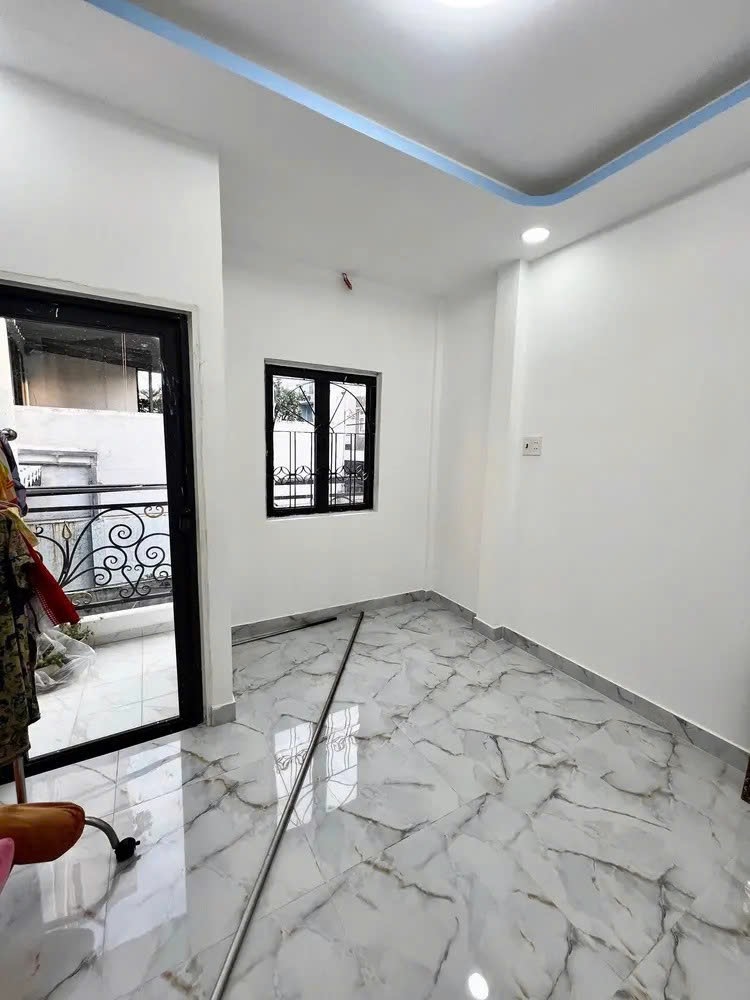Nhà đẹp 3 tầng Hoà Bình - Sát Đầm Sen