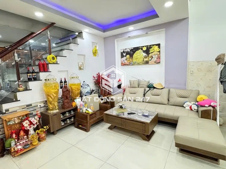 TÂN PHÚ GIÁP QUẬN 11, HẺM XE H NHÀ, NGANG HIẾM 5.5M, 3 TẦNG, 4PN, 3WC, Chỉ Nhỉnh 7 tỷ.