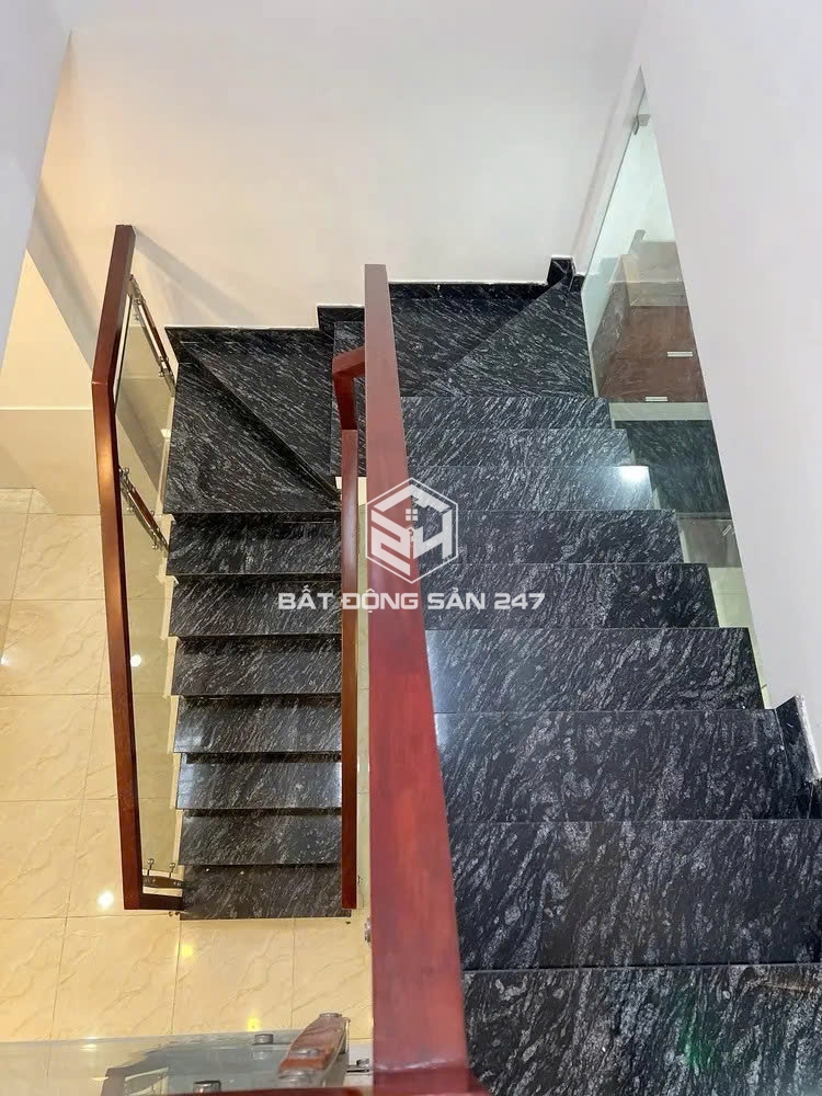 TRUNG TÂM TÂN PHÚ - CÁCH 2 CĂN RA MẶT TIỀN - HOÀN CÔNG ĐỦ - CHỈ HƠN 5 Tỷ