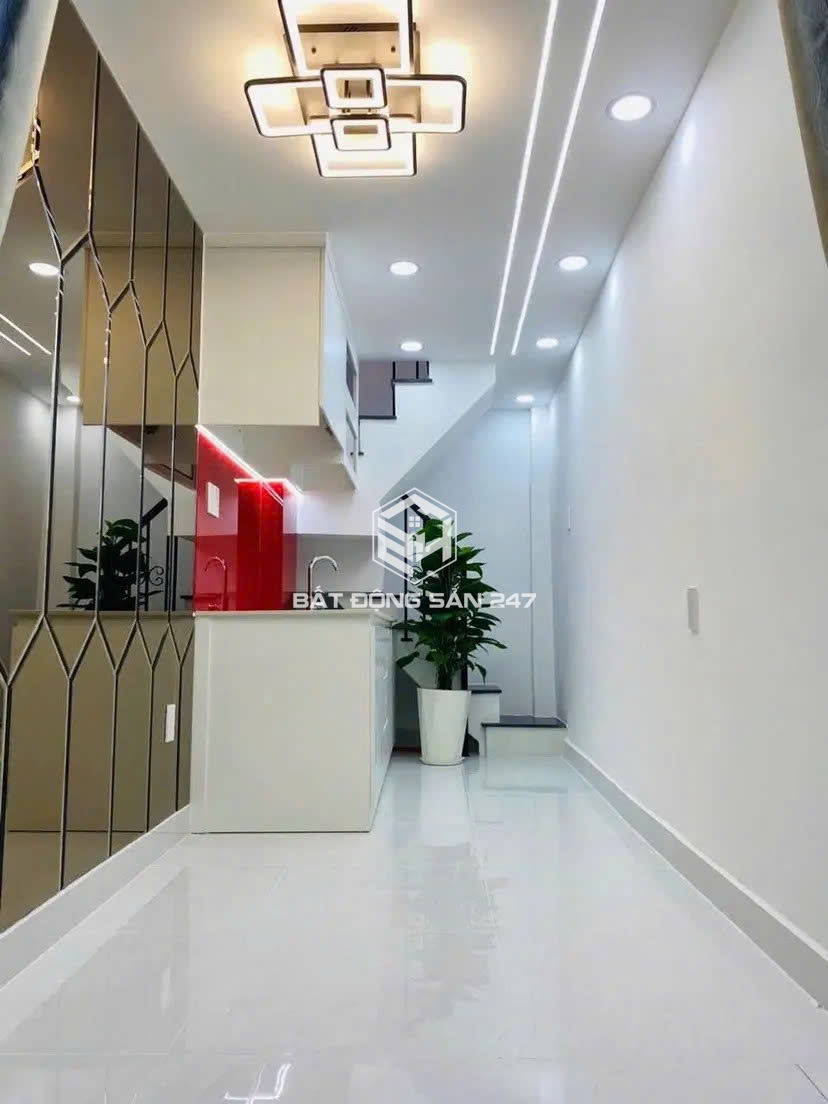 Nhỉnh 2 tỷ có ngay Hộ Khẩu Sài Gòn - 3 Tầng - Full Nội Thất-Trung Tâm Tân Phú - Lê Ngã