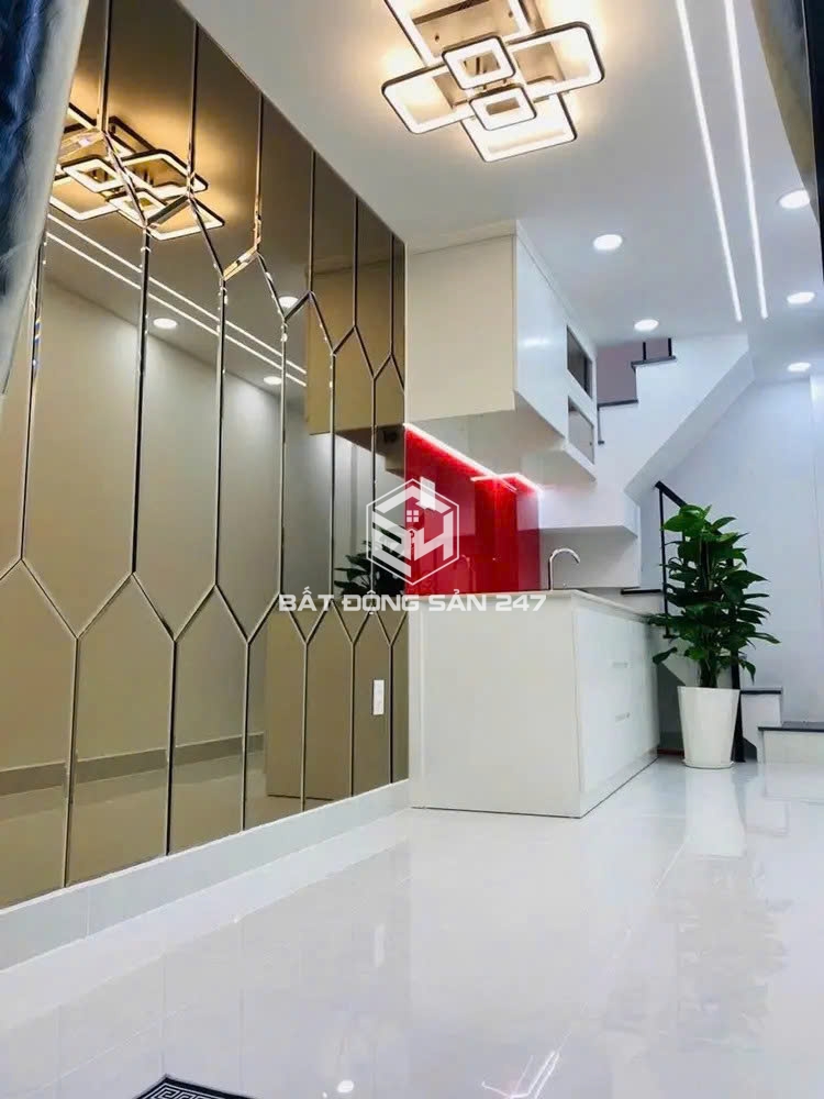 Nhỉnh 2 tỷ có ngay Hộ Khẩu Sài Gòn - 3 Tầng - Full Nội Thất-Trung Tâm Tân Phú - Lê Ngã