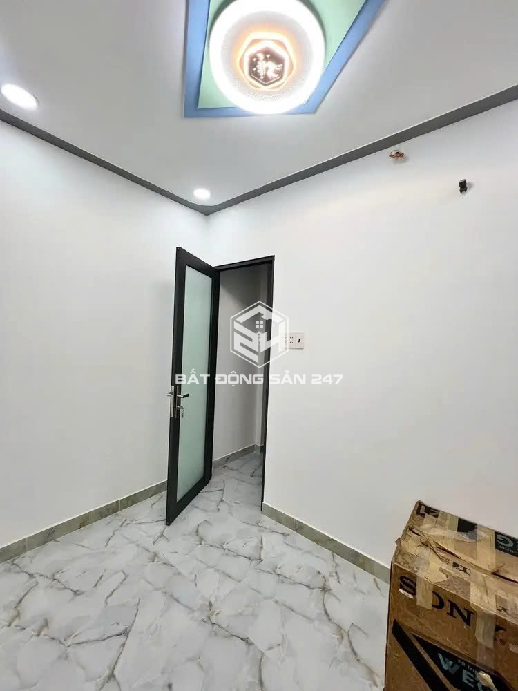 Nhà đẹp 3 tầng Hoà Bình- sát Đầm Sen